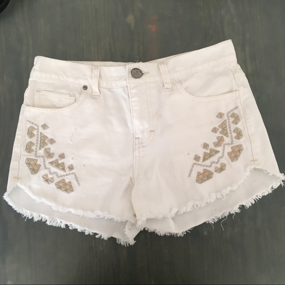 Free People White Detailed Distressed Jean Shorts